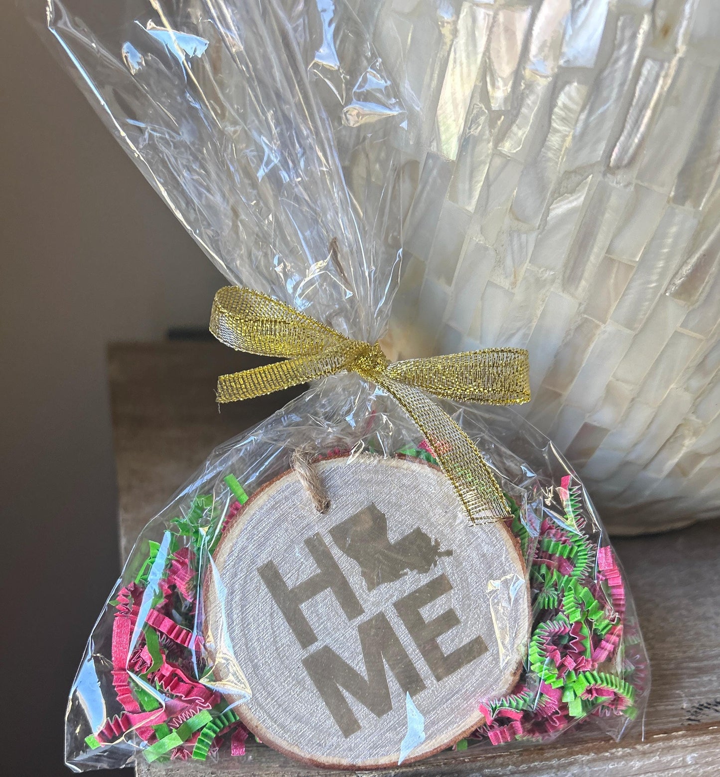 Handmade Louisiana Wood Slice Ornament: Custom State Home Decor