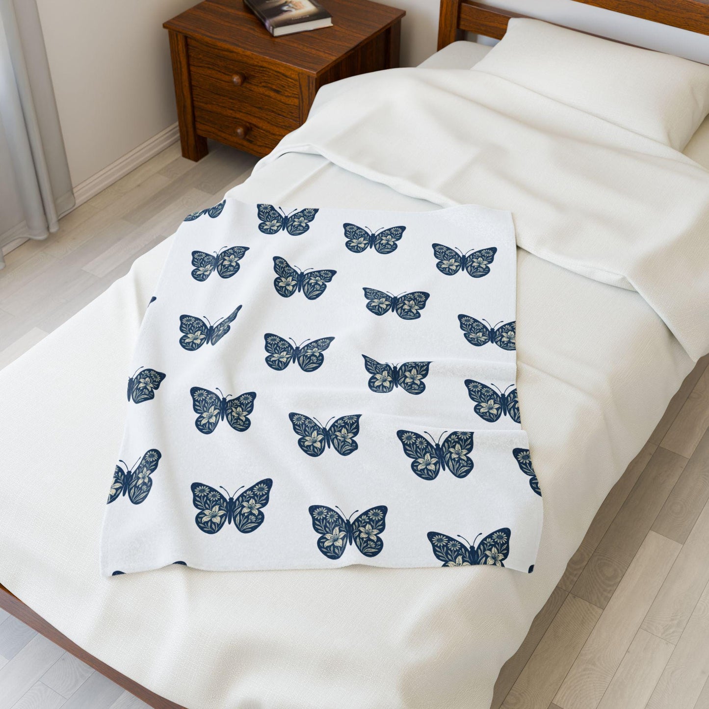 Floral Butterfly Velveteen Plush Blanket, Cozy Throw Bedding